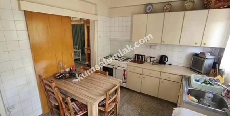 LEFKOŞA GÖÇMENKÖY BÖLGESİNDE SATILIK MÜSTAKİL İKİZ EV ( SOSYAL KONUT ) 