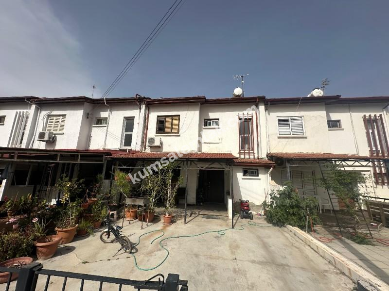 LEFKOŞA GÖÇMENKÖY BÖLGESİNDE SATILIK MÜSTAKİL İKİZ EV ( SOSYAL KONUT ) 