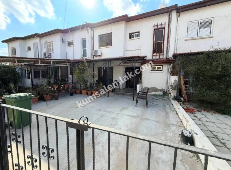 LEFKOŞA GÖÇMENKÖY BÖLGESİNDE SATILIK MÜSTAKİL İKİZ EV ( SOSYAL KONUT ) 