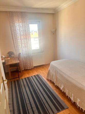 Bostancı Metroya Yakın Genç Binada Satılık Geniş 3+2 Dubleks Daire