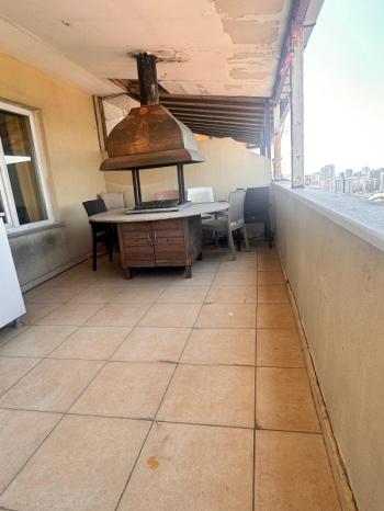 Bostancı Metroya Yakın Genç Binada Satılık Geniş 3+2 Dubleks Daire