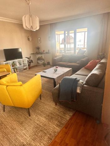 Bostancı Metroya Yakın Genç Binada Satılık Geniş 3+2 Dubleks Daire