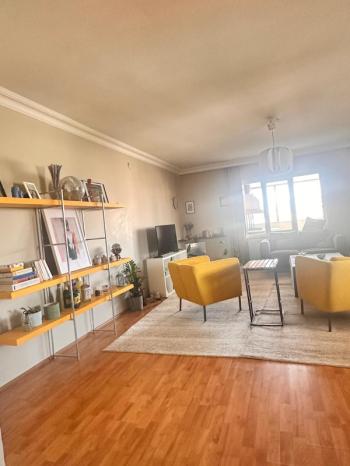 Bostancı Metroya Yakın Genç Binada Satılık Geniş 3+2 Dubleks Daire