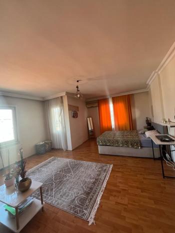 Bostancı Metroya Yakın Genç Binada Satılık Geniş 3+2 Dubleks Daire