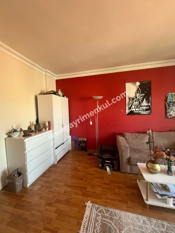 Bostancı Metroya Yakın Genç Binada Satılık Geniş 3+2 Dubleks Daire