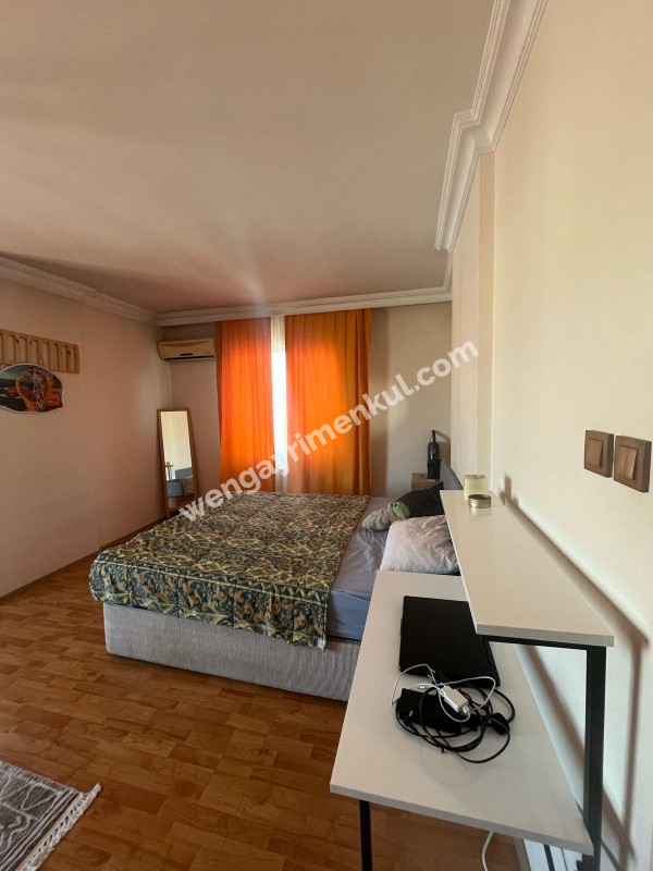 Bostancı Metroya Yakın Genç Binada Satılık Geniş 3+2 Dubleks Daire