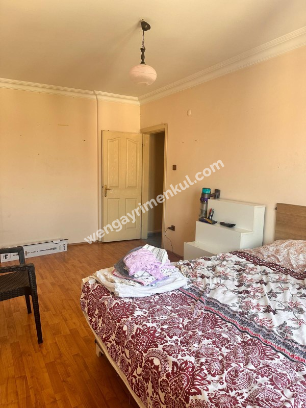 Bostancı Metroya Yakın Genç Binada Satılık Geniş 3+2 Dubleks Daire