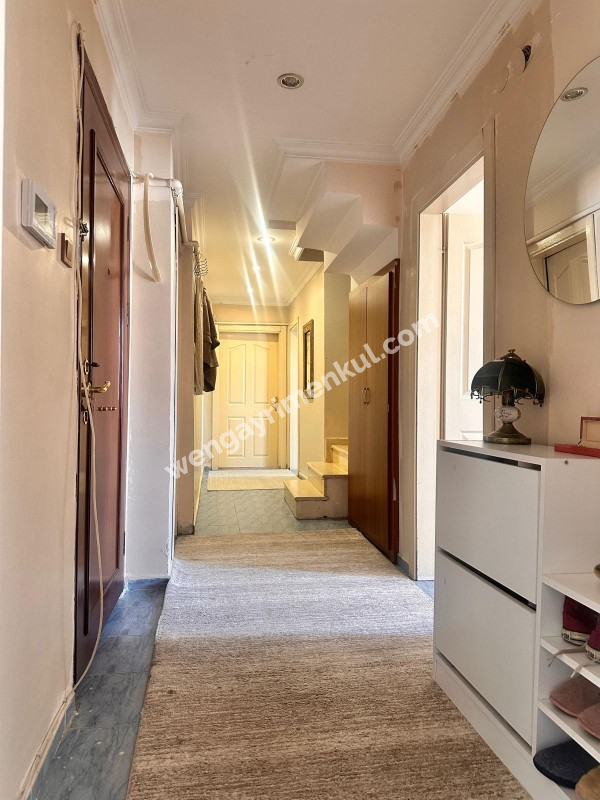 Bostancı Metroya Yakın Genç Binada Satılık Geniş 3+2 Dubleks Daire