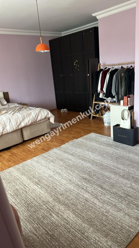 Bostancı Metroya Yakın Genç Binada Satılık Geniş 3+2 Dubleks Daire