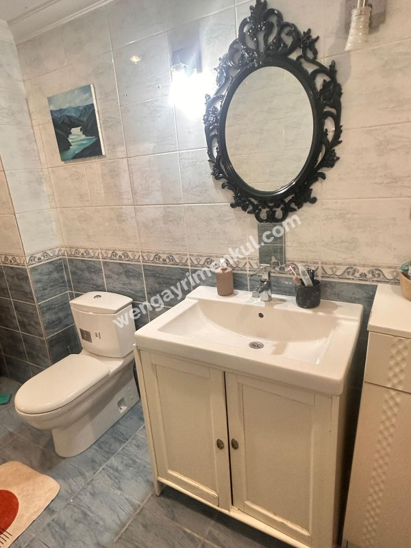 Bostancı Metroya Yakın Genç Binada Satılık Geniş 3+2 Dubleks Daire