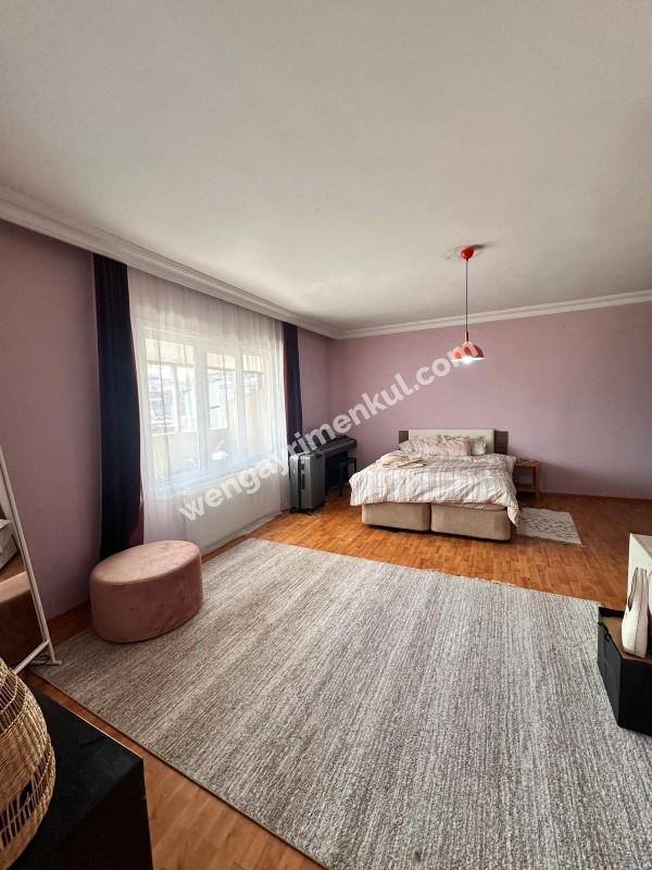 Bostancı Metroya Yakın Genç Binada Satılık Geniş 3+2 Dubleks Daire