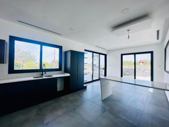 KKTC Girne Zeytinlik Bölgesinde Satılık Türk Tapulu Havuzlu 4+1 Lüks Villa