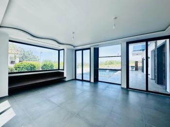 KKTC Girne Zeytinlik Bölgesinde Satılık Türk Tapulu Havuzlu 4+1 Lüks Villa