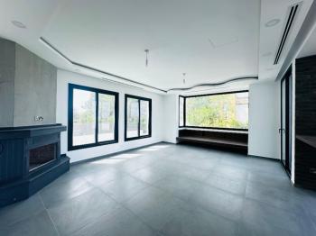 KKTC Girne Zeytinlik Bölgesinde Satılık Türk Tapulu Havuzlu 4+1 Lüks Villa