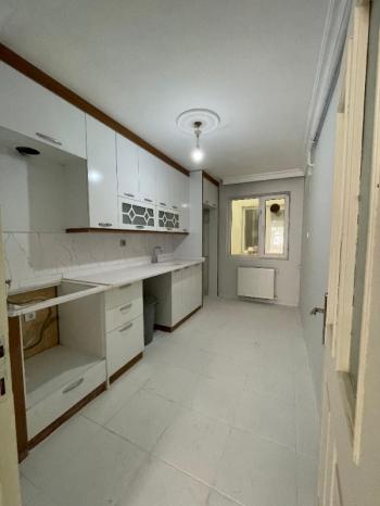 AFYON ÜÇOK EMLAKTAN MARULCU MAHALLESİNDE SATILIK 3+1 BAKIMLI DAİRE