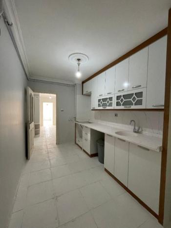 AFYON ÜÇOK EMLAKTAN MARULCU MAHALLESİNDE SATILIK 3+1 BAKIMLI DAİRE