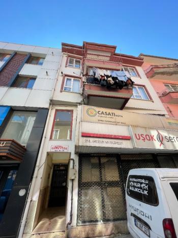 AFYON ÜÇOK EMLAKTAN MARULCU MAHALLESİNDE SATILIK 3+1 BAKIMLI DAİRE