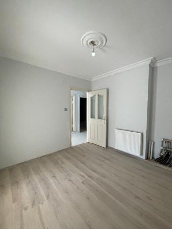 AFYON ÜÇOK EMLAKTAN MARULCU MAHALLESİNDE SATILIK 3+1 BAKIMLI DAİRE