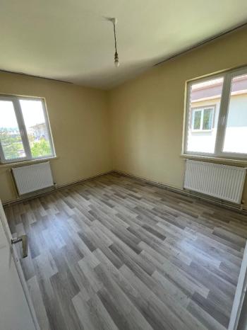 AFYON ÜÇOK EMLAKTAN FATİH MAH KİRALIK 3+1 DAİRE