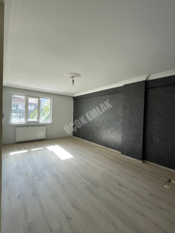 AFYON ÜÇOK EMLAKTAN MARULCU MAHALLESİNDE SATILIK 3+1 BAKIMLI DAİRE