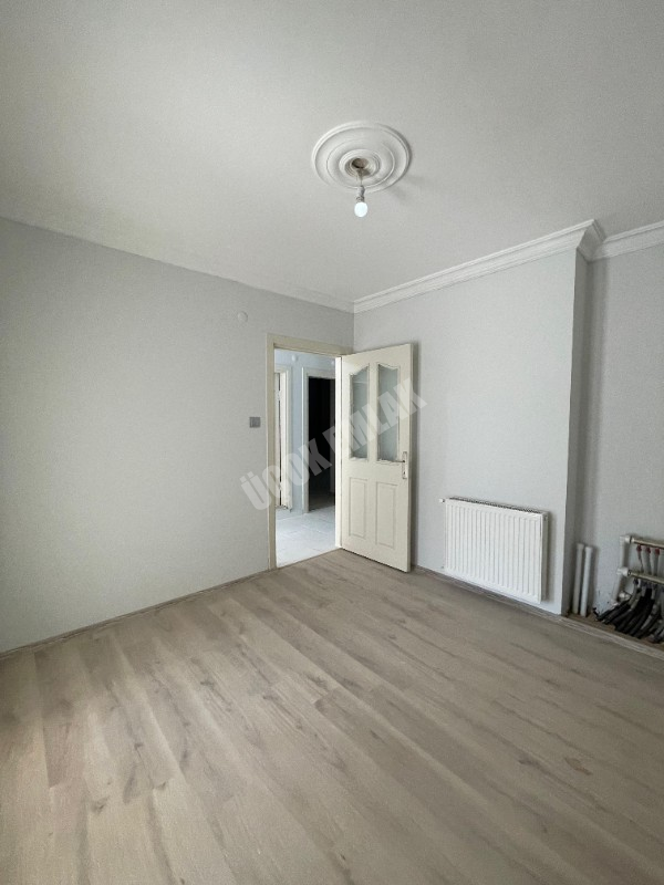 AFYON ÜÇOK EMLAKTAN MARULCU MAHALLESİNDE SATILIK 3+1 BAKIMLI DAİRE