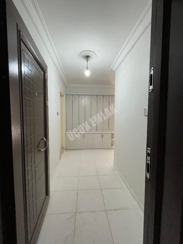 AFYON ÜÇOK EMLAKTAN MARULCU MAHALLESİNDE SATILIK 3+1 BAKIMLI DAİRE