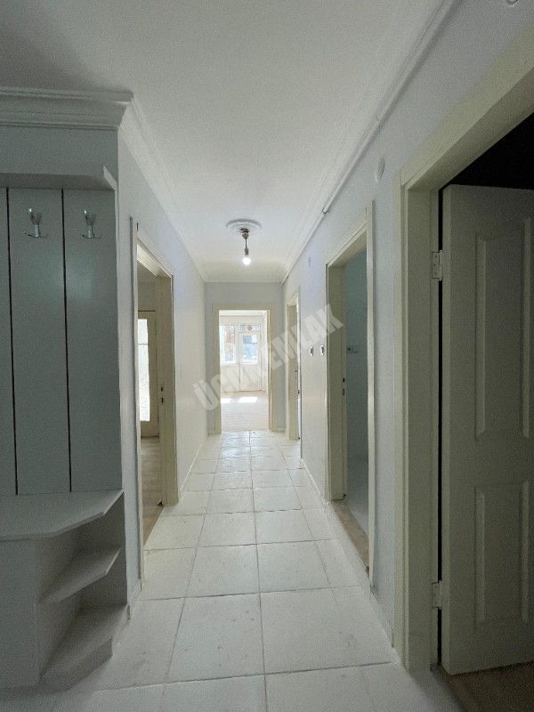 AFYON ÜÇOK EMLAKTAN MARULCU MAHALLESİNDE SATILIK 3+1 BAKIMLI DAİRE