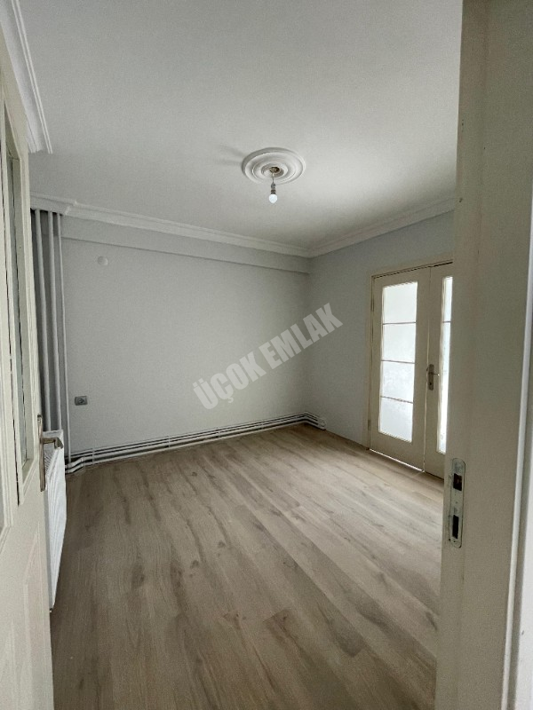 AFYON ÜÇOK EMLAKTAN MARULCU MAHALLESİNDE SATILIK 3+1 BAKIMLI DAİRE
