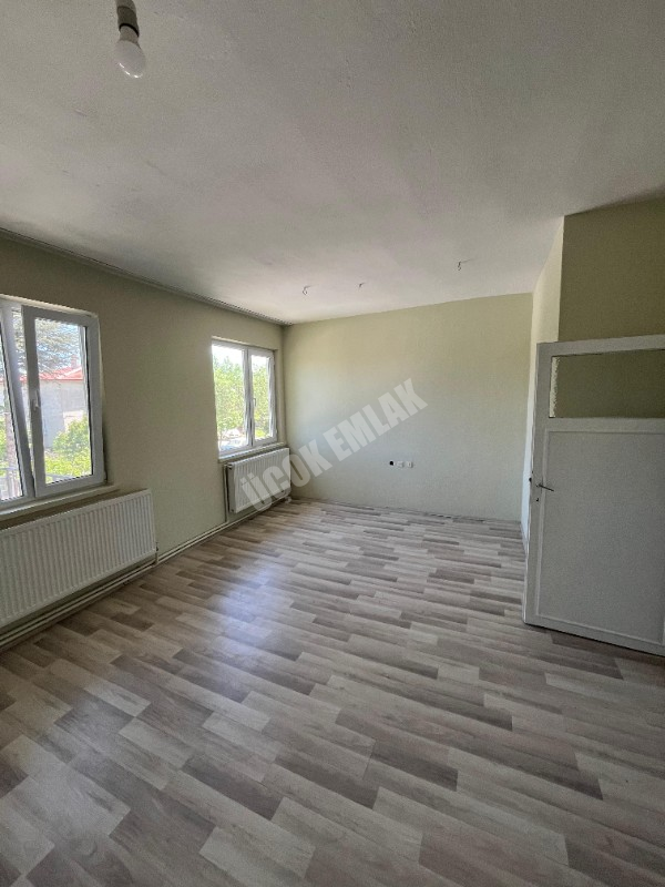 AFYON ÜÇOK EMLAKTAN FATİH MAH KİRALIK 3+1 DAİRE