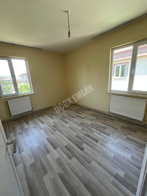 AFYON ÜÇOK EMLAKTAN FATİH MAH KİRALIK 3+1 DAİRE