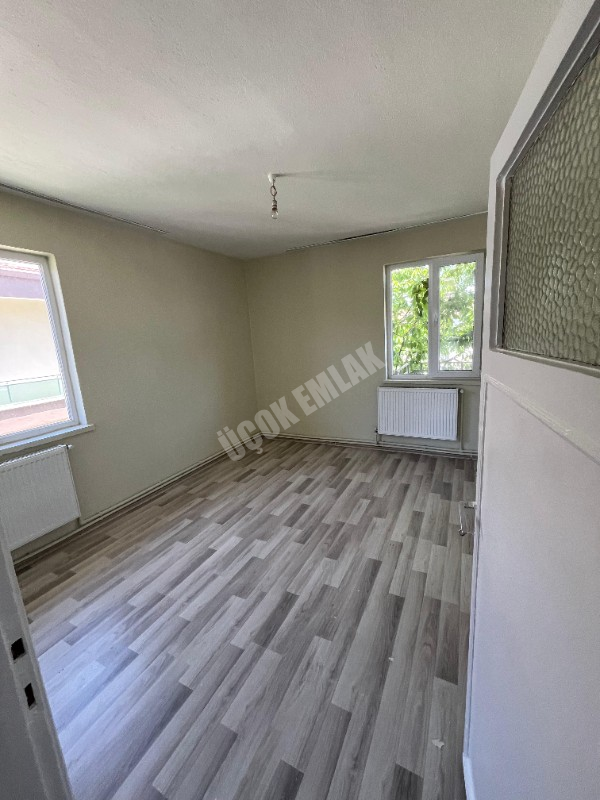 AFYON ÜÇOK EMLAKTAN FATİH MAH KİRALIK 3+1 DAİRE