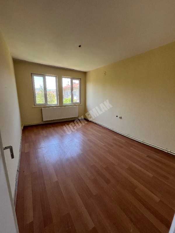 AFYON ÜÇOK EMLAKTAN FATİH MAH KİRALIK 3+1 DAİRE