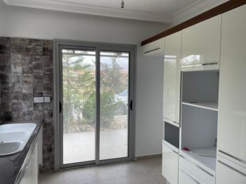 Lefkoşa Minareliköy'de HAVUZLU SİTE İÇERİSİNDE SATILIK 3+1 İKİZ VİLLA 