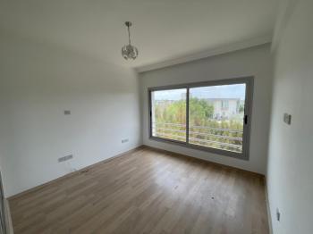 Lefkoşa Minareliköy'de HAVUZLU SİTE İÇERİSİNDE SATILIK 3+1 İKİZ VİLLA 