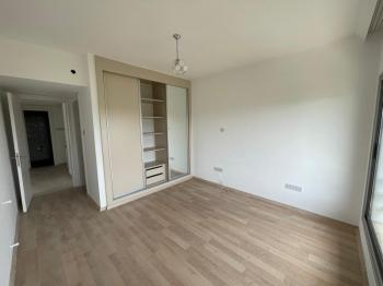 Lefkoşa Minareliköy'de HAVUZLU SİTE İÇERİSİNDE SATILIK 3+1 İKİZ VİLLA 