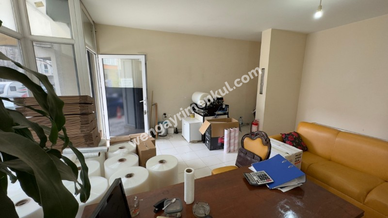 SATILIK DÜKKAN BEYLİKDÜZÜ YAKUPLU MAHALLESİ 120. SOKAK DEPO & WC