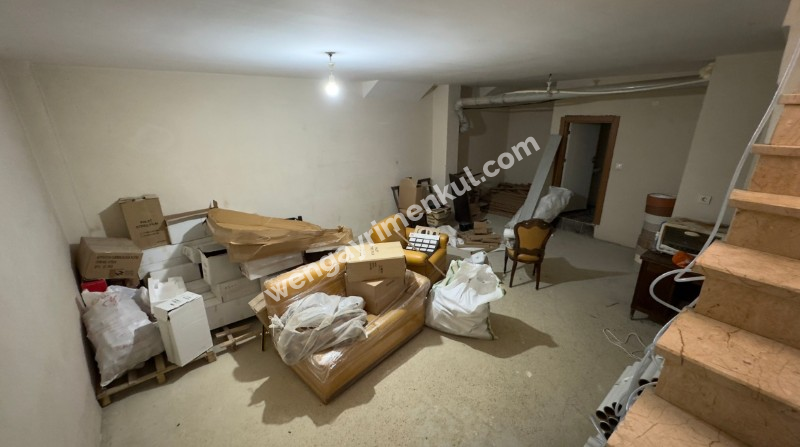 SATILIK DÜKKAN BEYLİKDÜZÜ YAKUPLU MAHALLESİ 120. SOKAK DEPO & WC