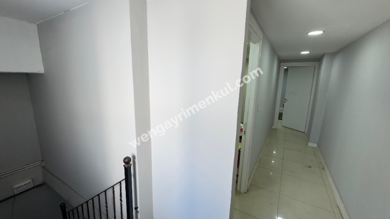 ESENYURT İŞLEK CADDE ÜZERİ SATILIK DÜKKAN ASMA KAT MUTFAK WC 