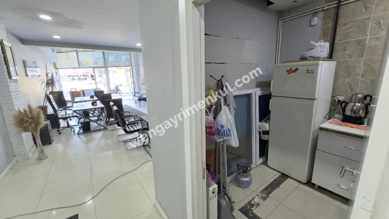 ESENYURT İŞLEK CADDE ÜZERİ SATILIK DÜKKAN ASMA KAT MUTFAK WC 