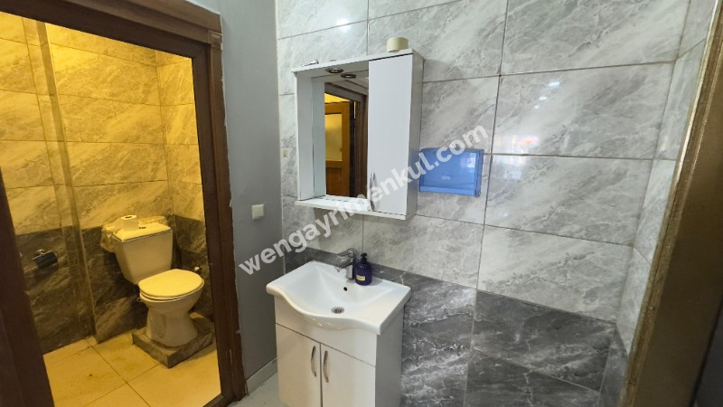 ESENYURT İŞLEK CADDE ÜZERİ SATILIK DÜKKAN ASMA KAT MUTFAK WC 