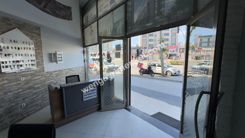 ESENYURT İŞLEK CADDE ÜZERİ SATILIK DÜKKAN ASMA KAT MUTFAK WC 