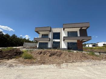 GÜVENAY - ÇORUM BİNEVLER MEVKİİ SERBEST PROJELİ 5+1 LÜKS SATILIK VİLLA