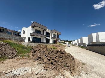 GÜVENAY - ÇORUM BİNEVLER MEVKİİ SERBEST PROJELİ 5+1 LÜKS SATILIK VİLLA