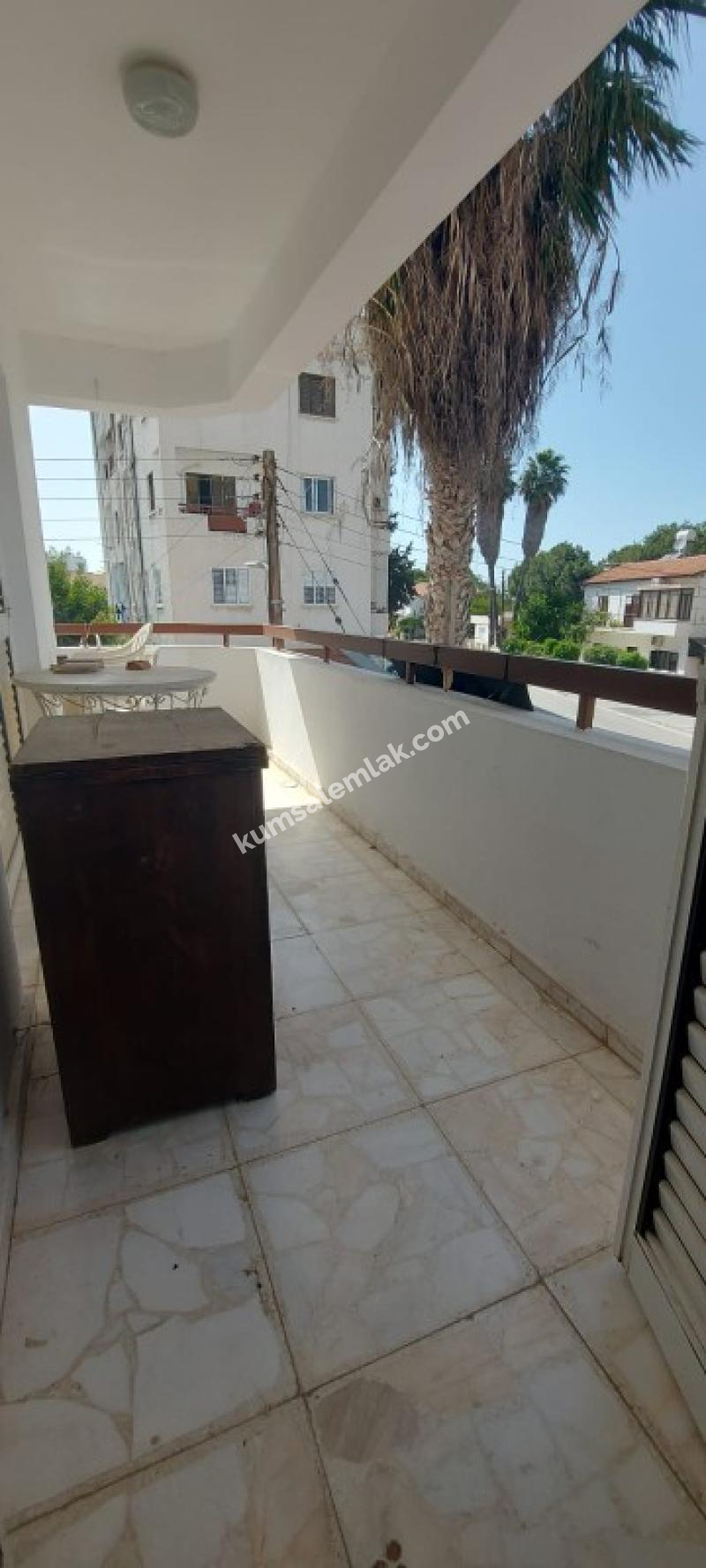 LEFKOŞA KÖŞKÜÇİFLİKTE SATILIK TİCARİ İZİNLİ TÜRK MALI  4+1 DAİRE 
