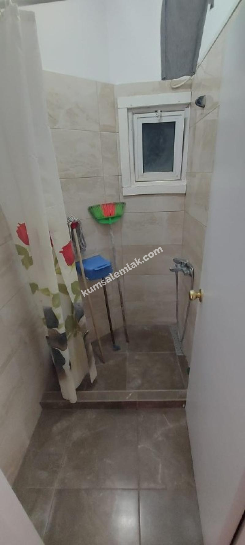 LEFKOŞA KÖŞKÜÇİFLİKTE SATILIK TİCARİ İZİNLİ TÜRK MALI  4+1 DAİRE 