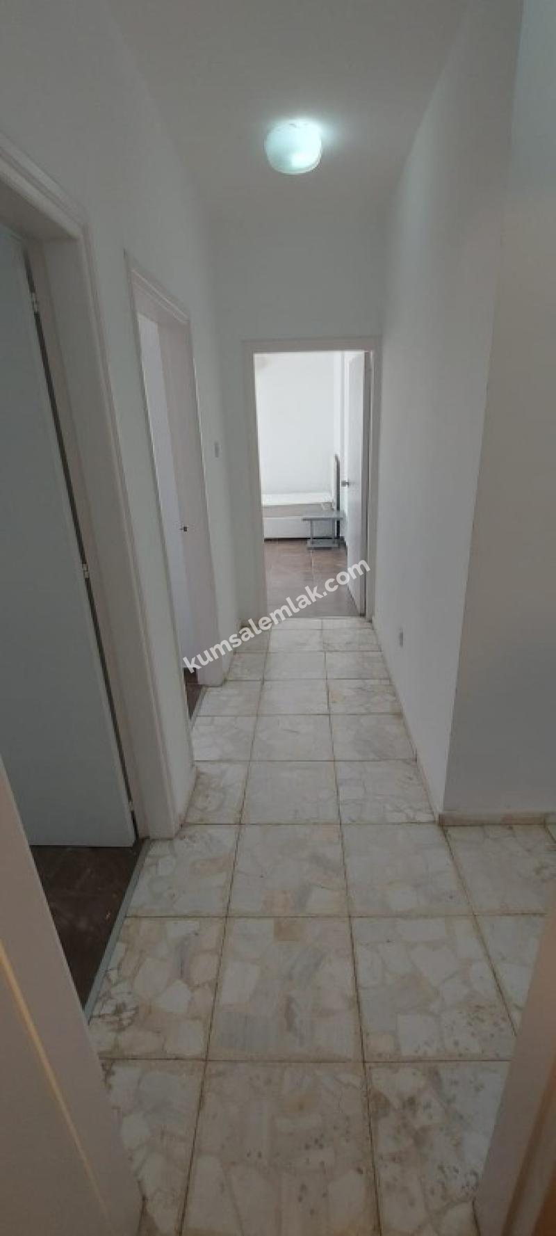 LEFKOŞA KÖŞKÜÇİFLİKTE SATILIK TİCARİ İZİNLİ TÜRK MALI  4+1 DAİRE 