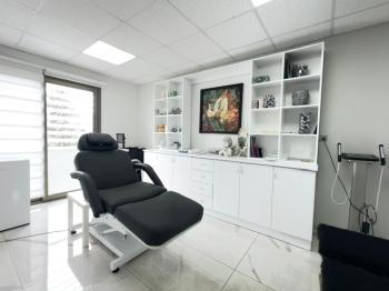 Girne Merkez Ana Arter Üzerinde Satılık 1. Kat Ofis
