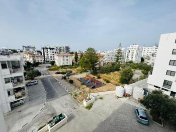 Tek Yetkili Kıbrıs Girne Merkez de Tüm Masrafları Ödenmiş Yeni Eşyalı Geniş 2+1 Daire