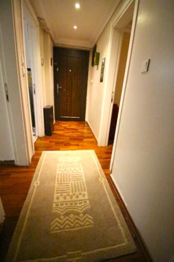 Tarabya'da Sanatçılar Sitesi'nde Satılık Temiz Bahçe Katı