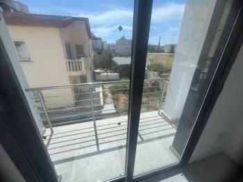 LEFKOŞA GÖNYELİ BÖLGESİNDE SATILIK DUBLEKS 2+1 DAİRE 
